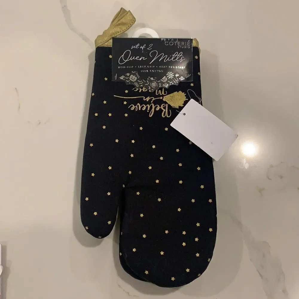 🎉1 hr sale 🎉Oven Mitts set of 2